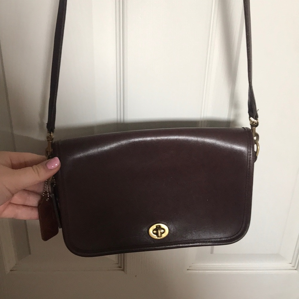 GENUINE LEATHER COACH ORIGINAL. PRICE NEGOTIABLE.